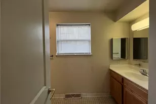 194 Baker Ave, Clairton, PA 15025 - Photo 13