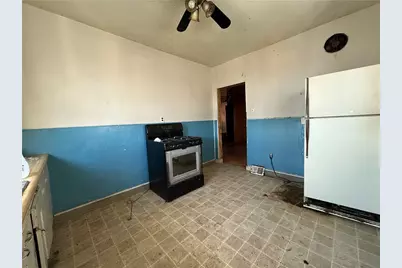 114 Thompson Ave, Donora, PA 15033 - Photo 13