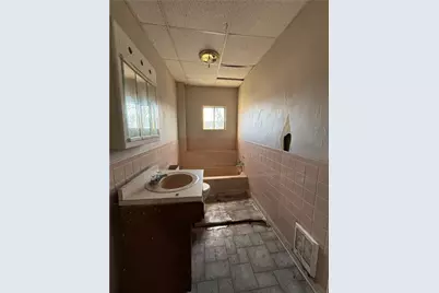 114 Thompson Ave, Donora, PA 15033 - Photo 19