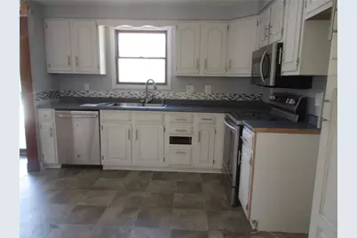 2202 The Cir, Canton Township, PA 15301 - Photo 3