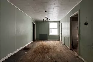 243 Grant St, Washington, PA 16323 - Photo 7