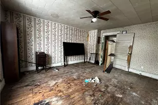 243 Grant St, Washington, PA 16323 - Photo 15