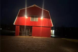 11 Clyde St, Wayne Township, PA 16117 - Photo 13