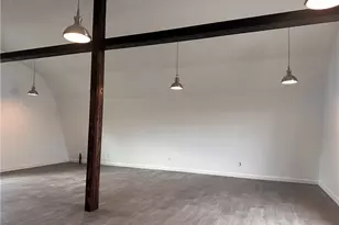 11 Clyde St, Wayne Township, PA 16117 - Photo 5