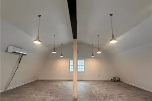 11 Clyde St, Wayne Township, PA 16117 - Photo 5