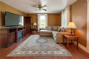 201 Fairway Ln, Penn Township, PA 16002 - Photo 5