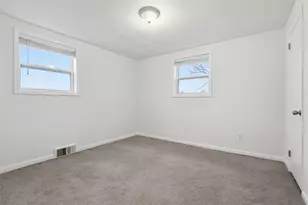 5843 Wilson Dr, Bethel Park, PA 15102 - Photo 19