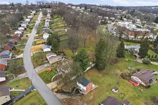 5843 Wilson Dr, Bethel Park, PA 15102 - Photo 31