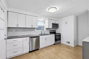 5843 Wilson Dr, Bethel Park, PA 15102 - Photo 9