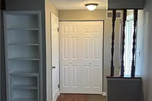 934 Lynwood Ct, Cranberry Township, PA 16066 - Photo 3