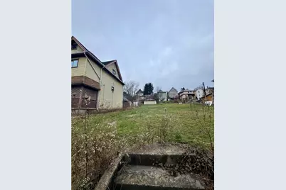 28 Schoonmaker Ave, Monessen, PA 15062 - Photo 3