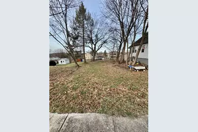 507 Clark Ave, Jeannette, PA 15644 - Photo 3