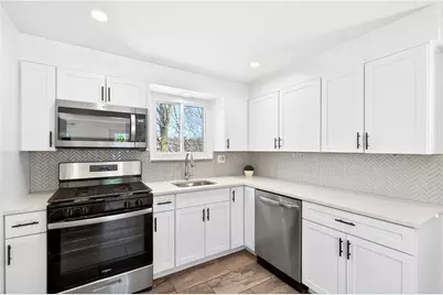 138 Peters Dr, Pittsburgh, PA 15116 - Photo 9