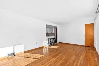 138 Peters Dr, Pittsburgh, PA 15116 - Photo 5