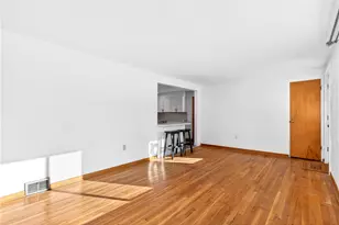 138 Peters Dr, Pittsburgh, PA 15116 - Photo 5