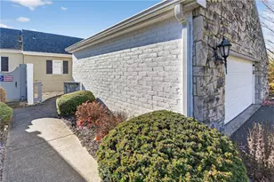 195 Roscommon Pl, Peters Township, PA 15317 - Photo 3