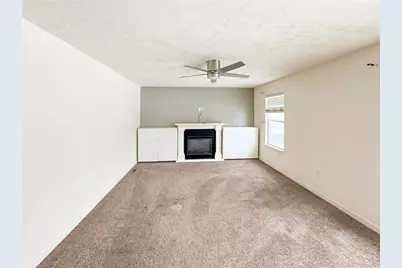 1021 Livorno Dr, Collier Township, PA 15071 - Photo 5