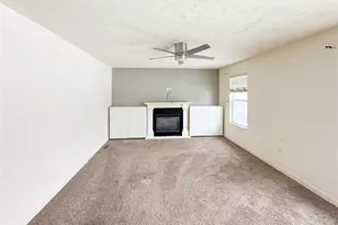 1021 Livorno Dr, Collier Township, PA 15071 - Photo 5