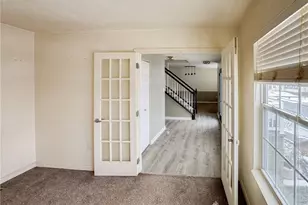 1021 Livorno Dr, Collier Township, PA 15071 - Photo 9