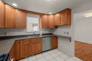 8470 Coventry Dr, Pittsburgh, PA 15101 - Photo 11