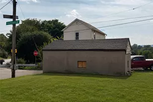 230 13th St, Ellwood City, PA 16117 - Photo 3