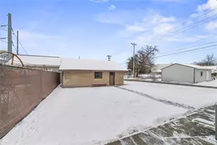 44 Franklin Ave, Ellwood City, PA 16117 - Photo 17