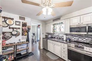 1325 Pesavento Dr, Bridgeville, PA 15017 - Photo 13