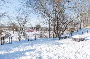 1325 Pesavento Dr, Bridgeville, PA 15017 - Photo 31