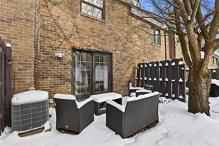 711 Newton Square, Moon/Crescent Twp, PA 15108 - Photo 25