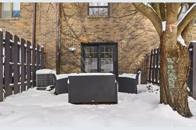 711 Newton Square, Moon/Crescent Twp, PA 15108 - Photo 23