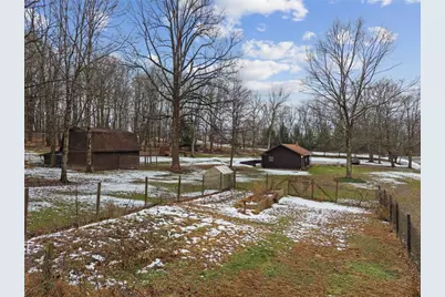 216 Clubhouse Dr, Loyalhanna, PA 15681 - Photo 9