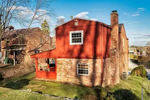 852 Middle Rd, Baldwin Twp, PA 15234 - Photo 27