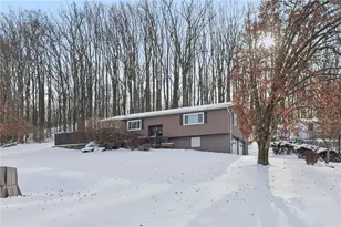 644 Palo Alto Dr, Perry Township, PA 16117 - Photo 1