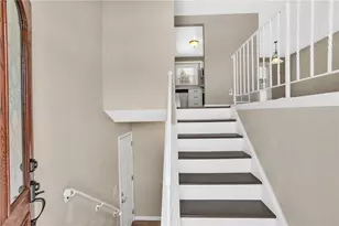 739 Bar Harbor Dr, Pittsburgh, PA 15239 - Photo 17