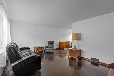 1213 Robinia Dr, Pittsburgh, PA 15221 - Photo 9