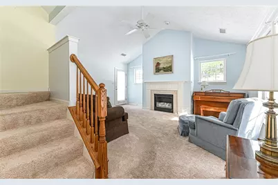 710 Spencer Woods Dr, Pittsburgh, PA 15116 - Photo 3