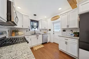 109 E Adams Ave, Vandergrift, PA 15690 - Photo 13