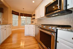 408 Kingsberry Cir, Pittsburgh, PA 15234 - Photo 9