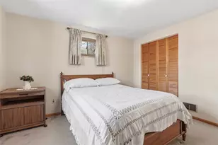 2503 Poinsettia Dr, White Oak, PA 15131 - Photo 21