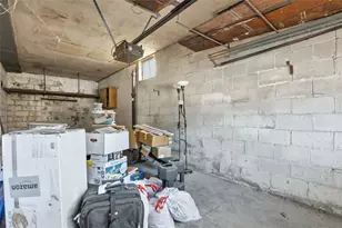 2402 Laketon Rd, Pittsburgh, PA 15221 - Photo 29