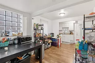 2402 Laketon Rd, Pittsburgh, PA 15221 - Photo 5