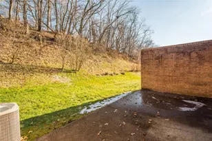 402 Forest Ridge Dr, Pittsburgh, PA 15221 - Photo 7