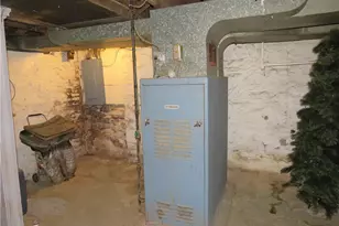 1214 Amanda St, Pittsburgh, PA 15210 - Photo 9