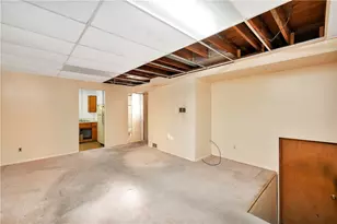 112 Elise Dr, Center Township, PA 16001 - Photo 27