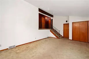 112 Elise Dr, Center Township, PA 16001 - Photo 7