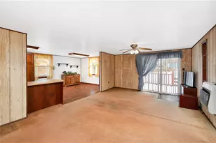 112 Elise Dr, Center Township, PA 16001 - Photo 9