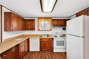 112 Elise Dr, Center Township, PA 16001 - Photo 13