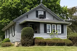 416 Country Club Dr, Ellwood City, PA 16117 - Photo 1