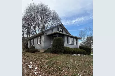 416 Country Club Dr, Ellwood City, PA 16117 - Photo 1