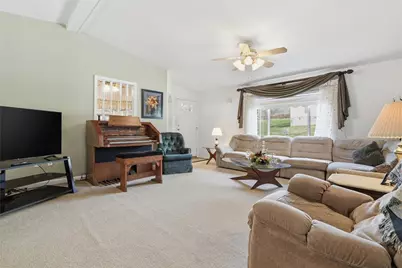 2001 Pond Ln, Elizabeth Twp/Boro, PA 15037 - Photo 5